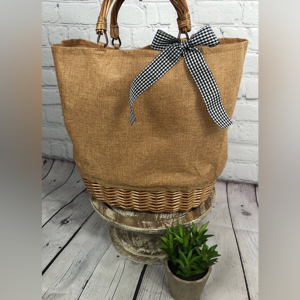 NEW! Wicker Tote Bags (2 Color Options) - Picture 5 of 8